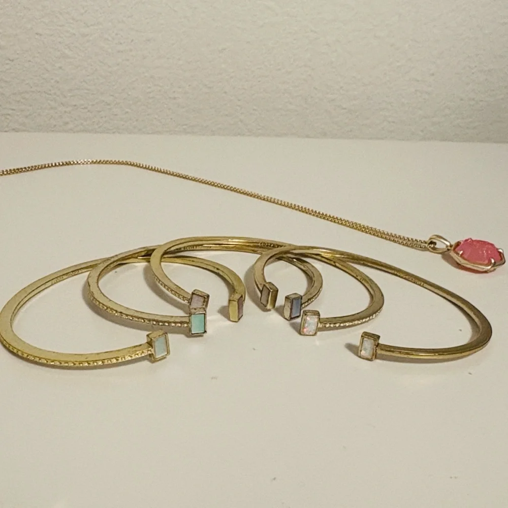 Lot of 2x [Kendra Scott] Adjustable Pink Pendant Necklace & Iridescent Bangles